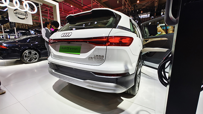 奥迪5.jpg 奥迪5.jpg